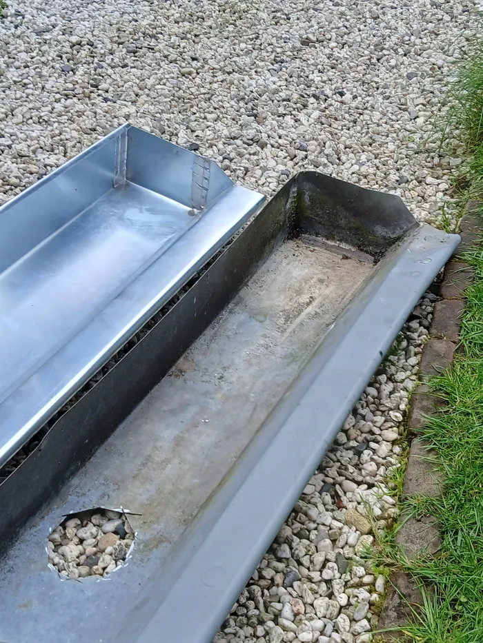 Afbeelding voor Hoe weet ik of mijn zinken dakgoot aan vervanging toe is?