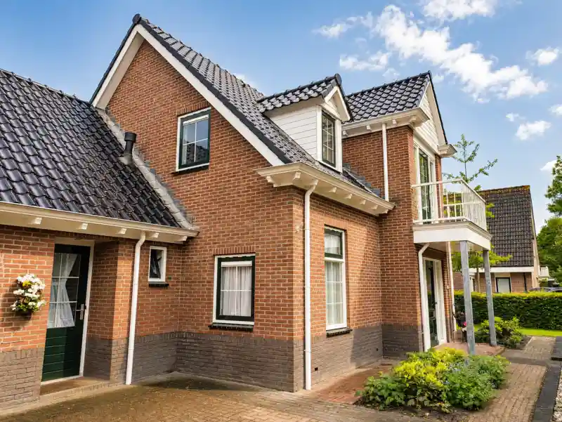 Zinken dakgoot bij een klant in Marum